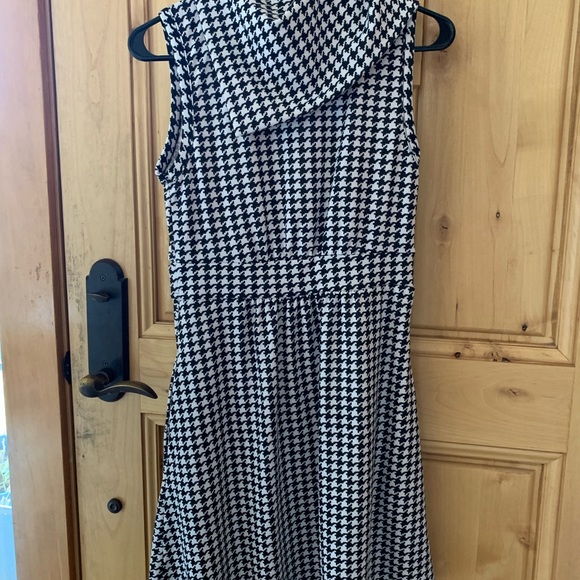 Houndstooth Flirty Dress - Picture 4 of 4